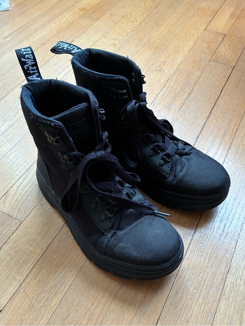 Dr. Martens Combs Women’s size 7